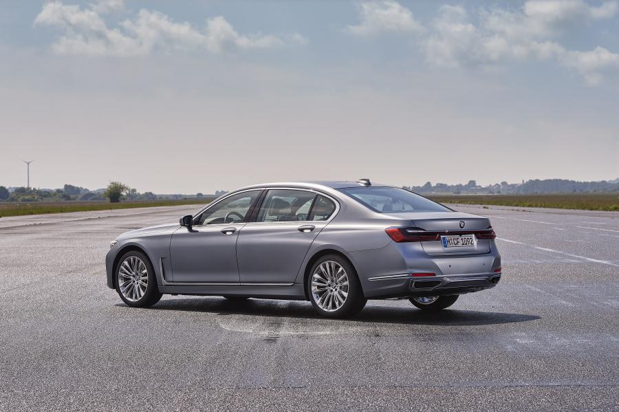  BMW 730Ld (G12) 2019 года  (фото 10 из 18)
